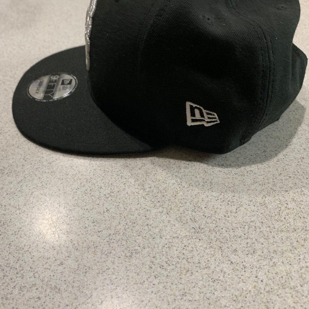 Hat - Picture 4 of 5